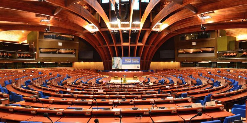 Assemblée parlementaire du Conseil de l’Europe (APCE). Source de la photo : Adrian Grycuk / CC BY-SA 3.0 PL
