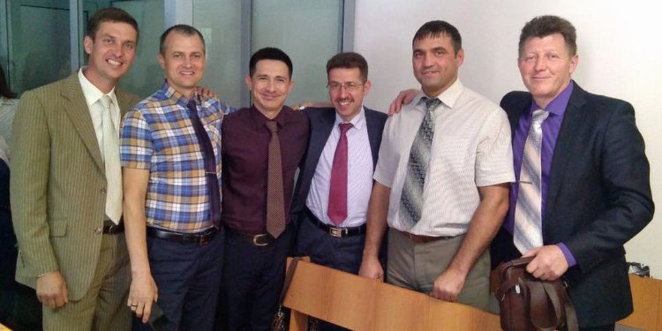 Auf dem Foto von links nach rechts: Alexey Budenchuk, Konstantin Bazhenov, Felix Makhammadiev, Alexey Miretsky, Roman Gridasov, Gennady German
