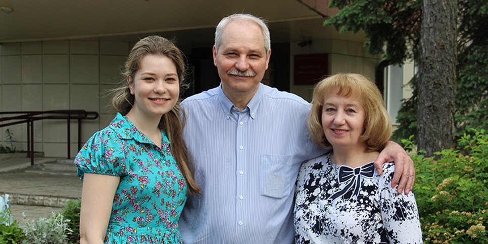 Foto: Gennadiy Shpakovskiy com sua família antes da sentença