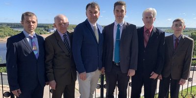 Da esquerda para a direita: Evgeniy Suvorkov, Vladimir Vasilyev, Andrzej Oniszczuk, Andrey Suvorkov, Vladimir Korobeynikov e Maksim Khalturin