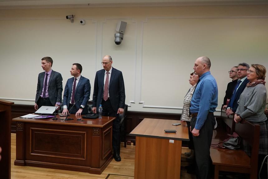 Anwälte und Angeklagte aus Kamtschatka vor dem Obersten Gerichtshof Russlands (Dezember 2022)