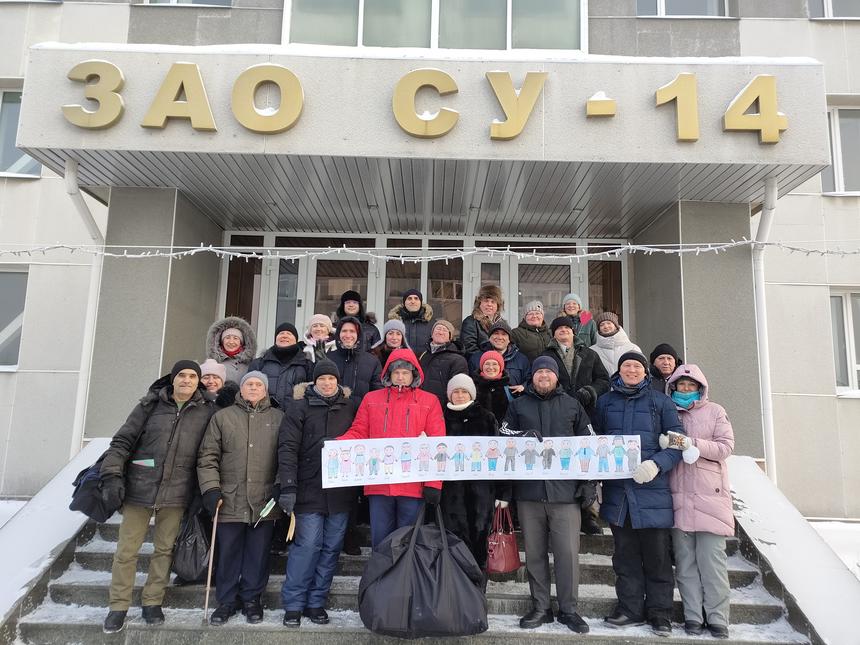 À Surgut, des amis sont venus au palais de justice pour soutenir les accusés, leurs coreligionnaires, le jour du verdict. La température extérieure était de -29 °C