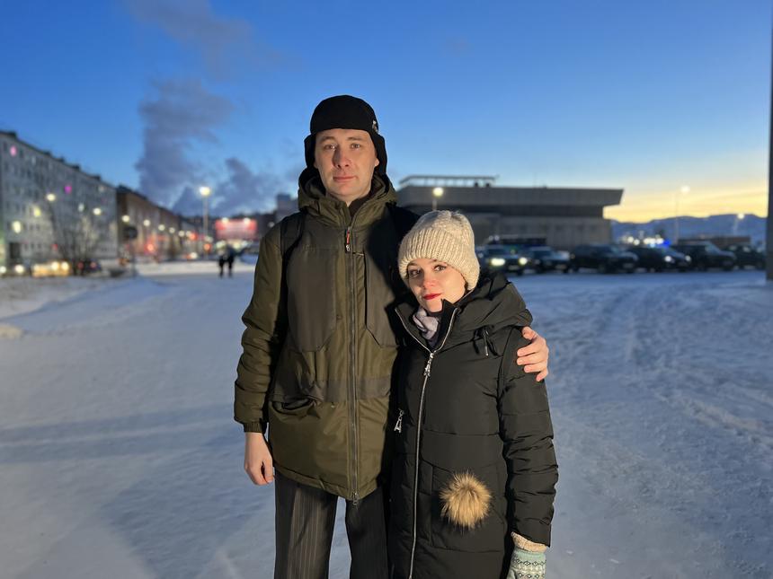 Shevelev, Stepan e Ksenia. Norilsk, dezembro de 2023