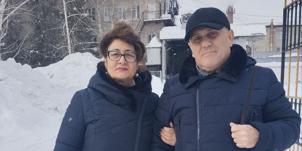 Vilen Avanesov with his wife Stella are leaving the penal colony