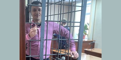 Daler Tokhtayev no tribunal no dia do veredicto