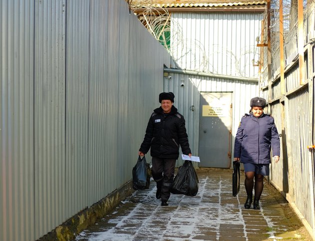 アルトゥール・プチンツェフが流刑地を去る。2025年4月9日