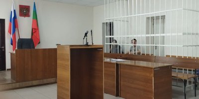 Vladimir Fomin häkissä yhdessä kuulemisista. 2024