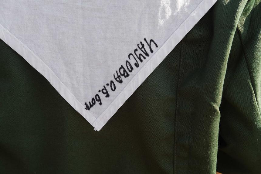 Foulard de prison avec le nom brodé d’Oksana Chausova, 29 août 2025
