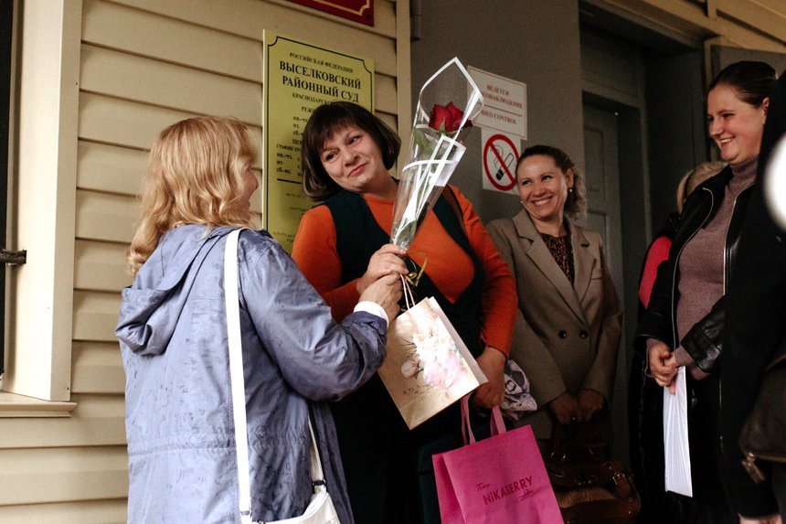 Василина Пенская и Ирина Ушакова были среди тех, кто поддержал Наталью в день приговора. 30 сентября 2025 года