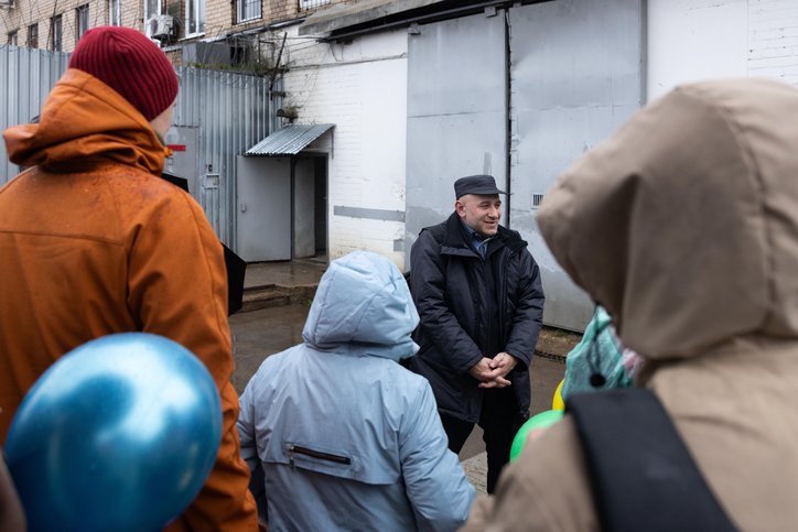 信者は自由に歩く