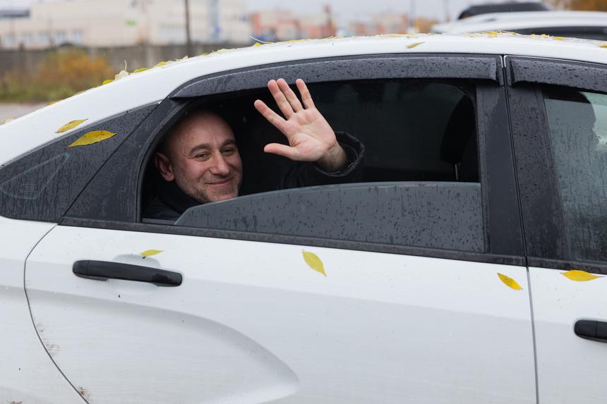 Zakaryan est emmené dans un centre d’expulsion