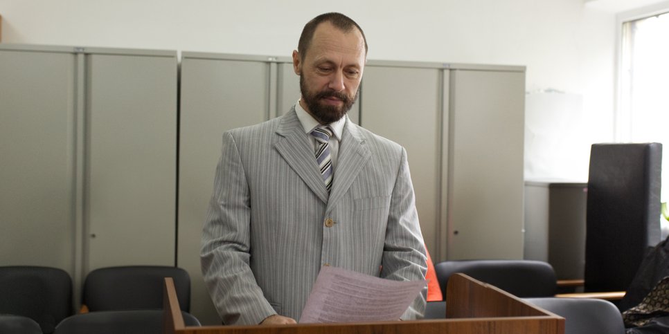 Sergey Dvurechenskiy na sala do tribunal, dezembro de 2025